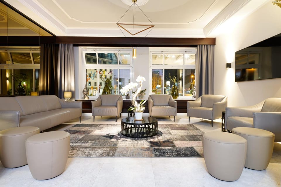 Lounge or bar