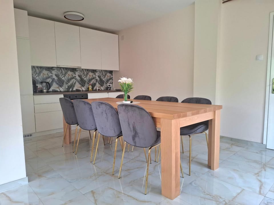 Kitchen or kitchenette, kitchen