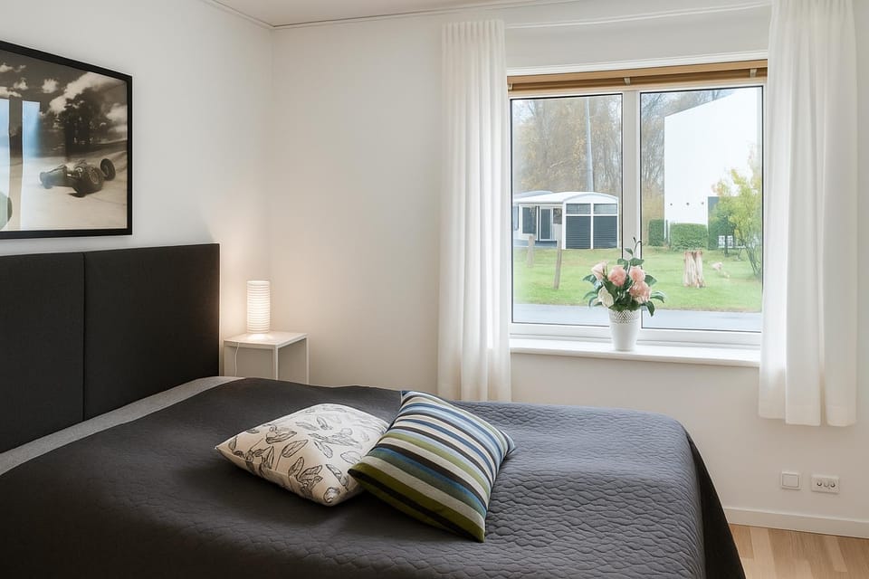 Fiskerhuset i Øster Hurup - i byen, ved stranden House in Central Denmark Region