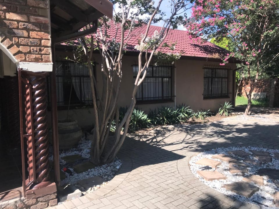 Kaste Guesthouse Secunda Bed and Breakfast in South Africa