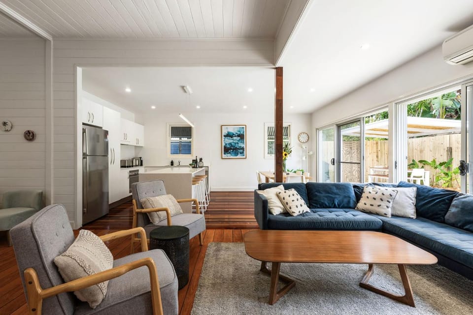 Kitchen or kitchenette, Living room, Dining area, air conditioner