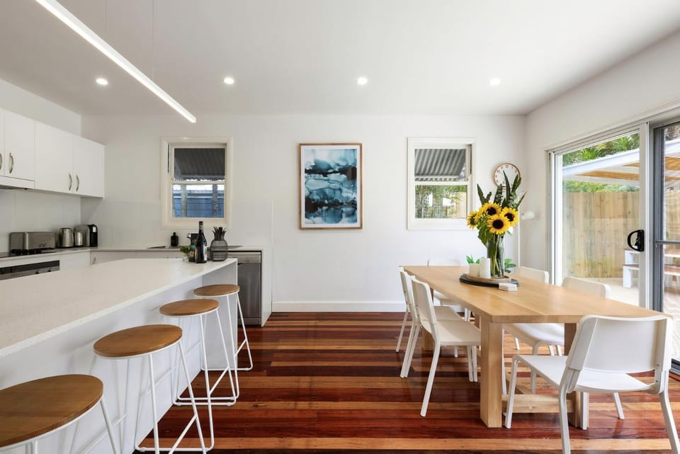 Seating area, Dining area