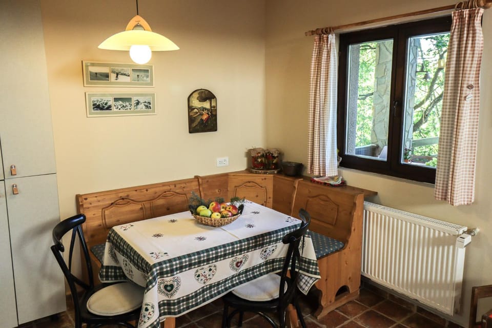 Kitchen or kitchenette, Dining area, kitchen