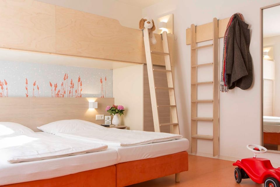 Bed, Photo of the whole room