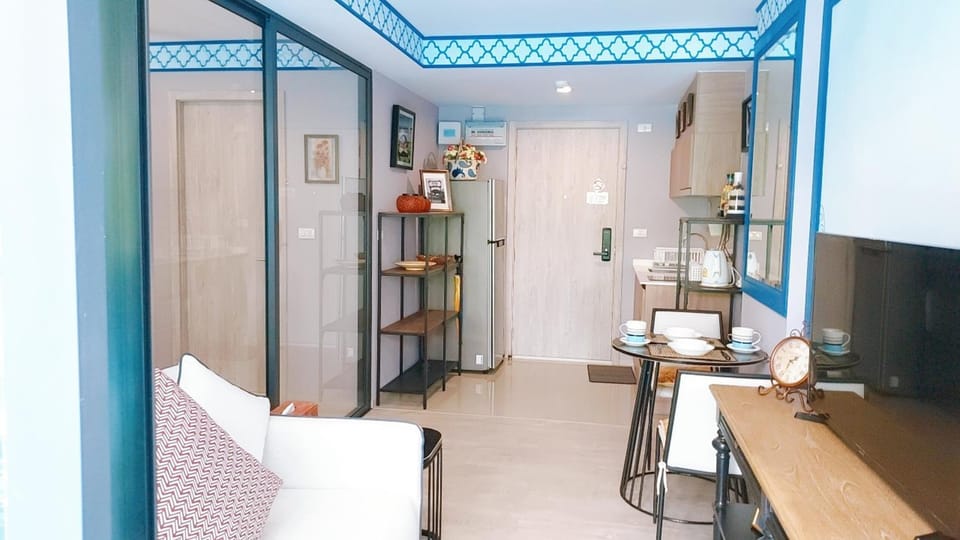 Kitchen or kitchenette, Living room, Seating area, Dining area, wardrobe
