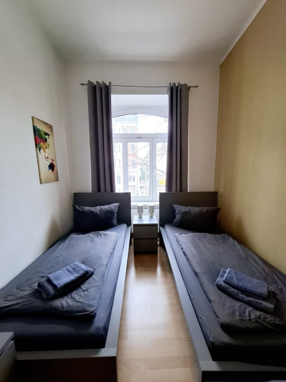 Altbauwohnung direkt an der Karli mit Balkon - Netflix inklusive Apartment in Leipzig