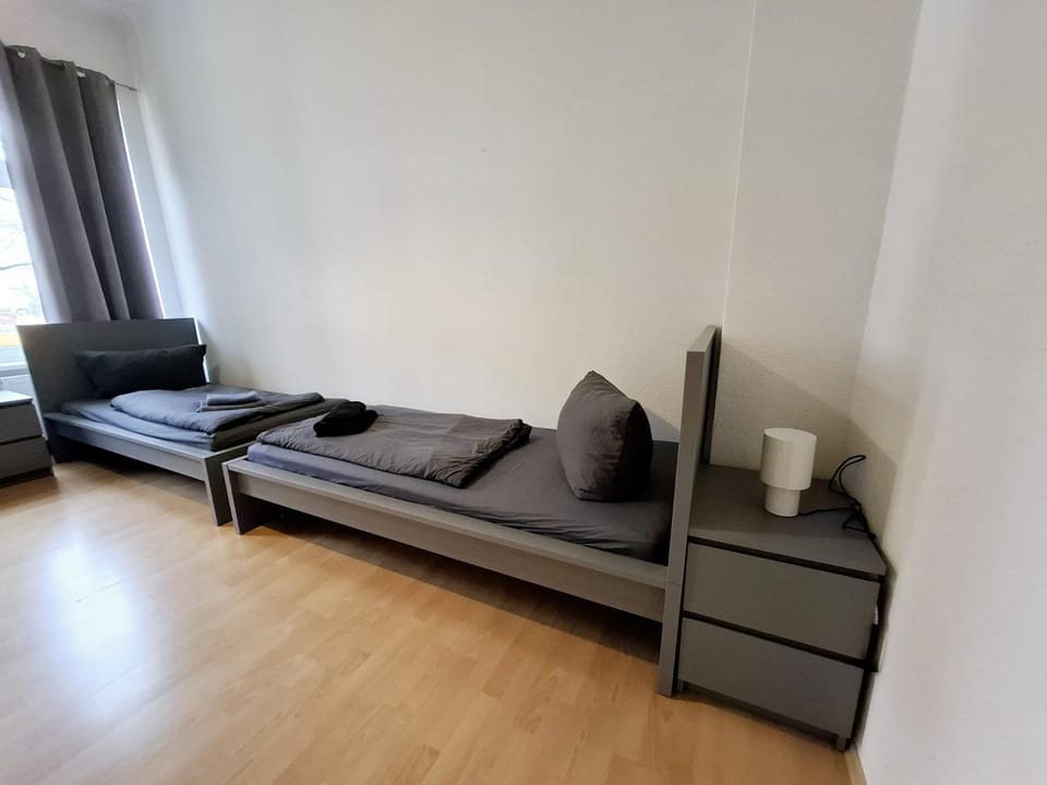 Altbauwohnung direkt an der Karli mit Balkon - Netflix inklusive Apartment in Leipzig