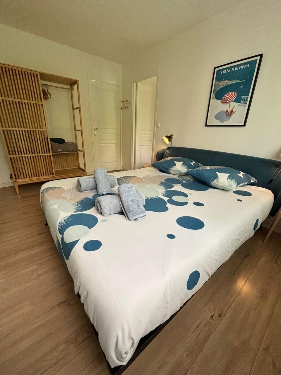 Bed, Photo of the whole room, Bedroom, wardrobe