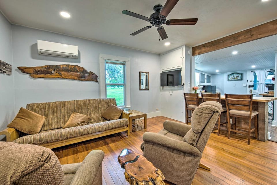 Betty Bs River House Less Than 1 Mi to Blanco State Park! House in Blanco