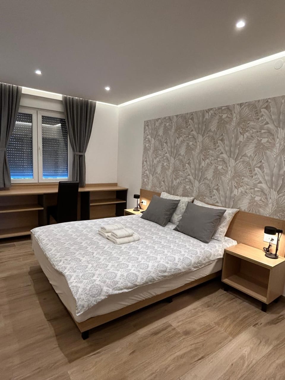 Bed, Photo of the whole room