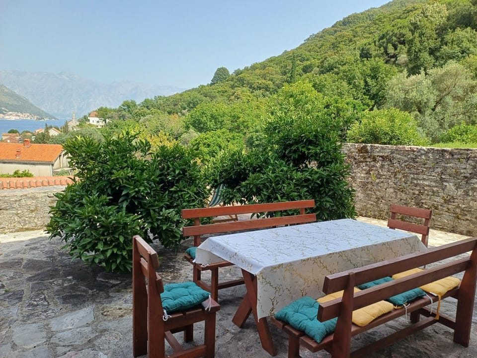 Natural landscape, View (from property/room), Balcony/Terrace, Seating area