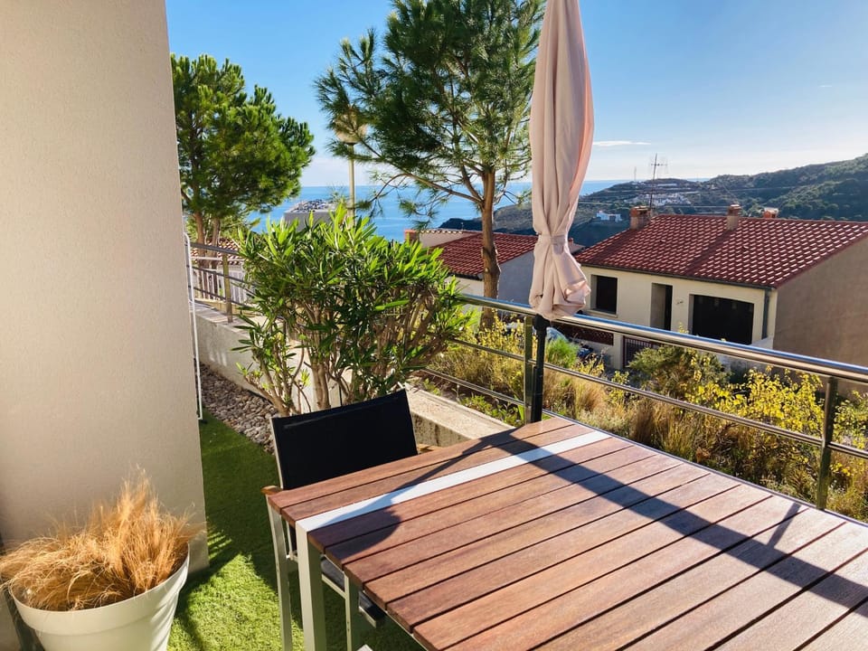 Patio, View (from property/room), Balcony/Terrace, Sea view