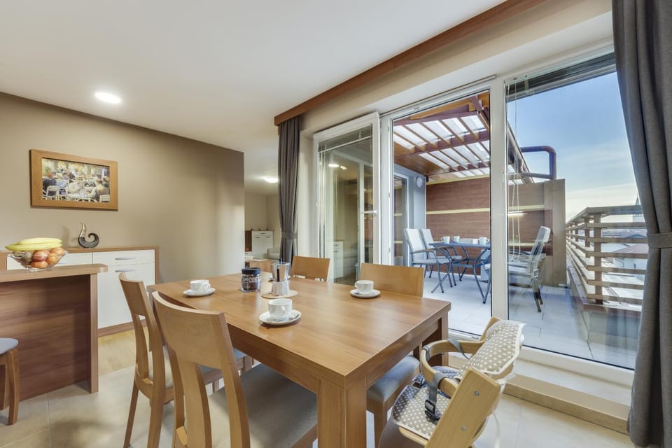 Coffee/tea facilities, Balcony/Terrace, Dining area