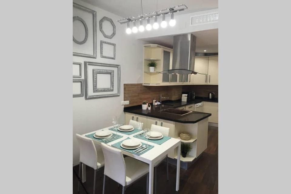 NEW!!! Luxury CITY CENTER & PRIVATE TERRACE Apartment in Malaga