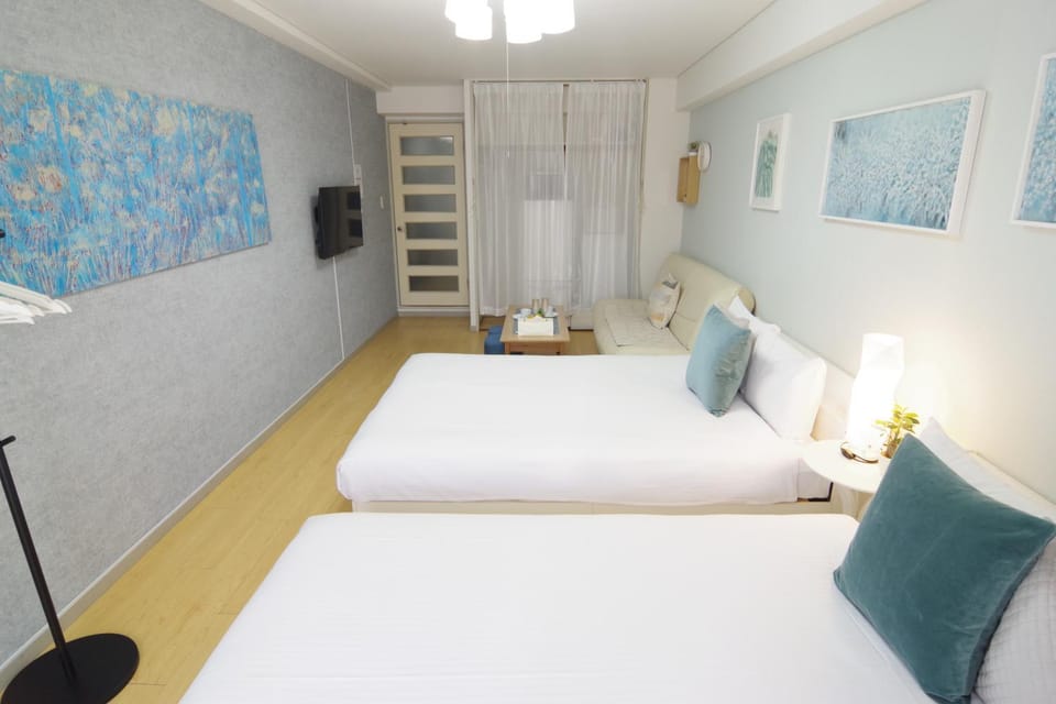 Nippombashi Art Hotel 705 Apartment in Osaka