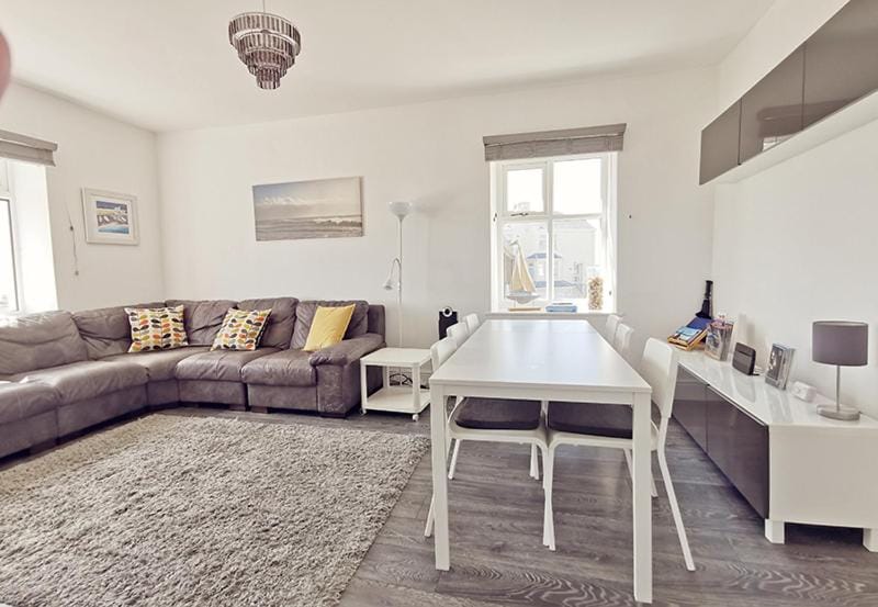PLAS DARIEN-3 BED APT- SEA VIEWS - SLEEPS 5 House in Trearddur Bay