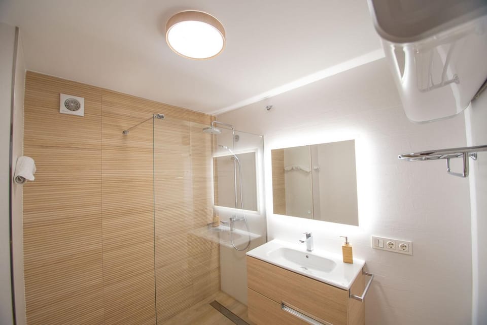 Shower, Bathroom