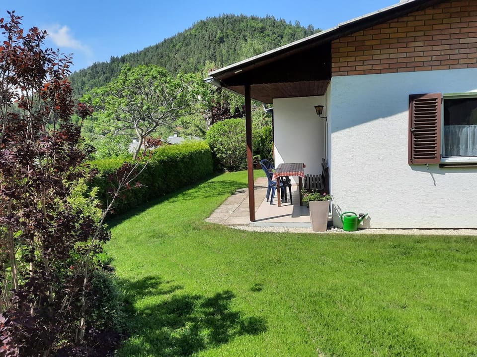 Bungalow Raschun Grabelsdorf Etruskerweg 12 / 9122 St. Kanzian Apartment in Carinthia, Austria