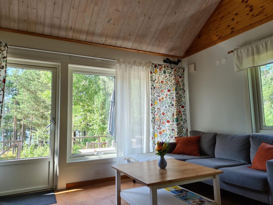 Gärdsholmen- Cabin on privately owned island "Boken"- boat included Cabin in Kalmar County, Sweden