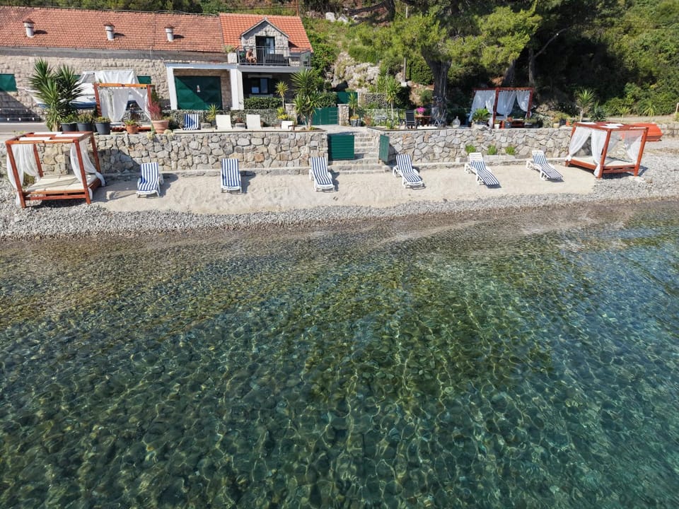 Beach House Apartment in Kotor Municipality