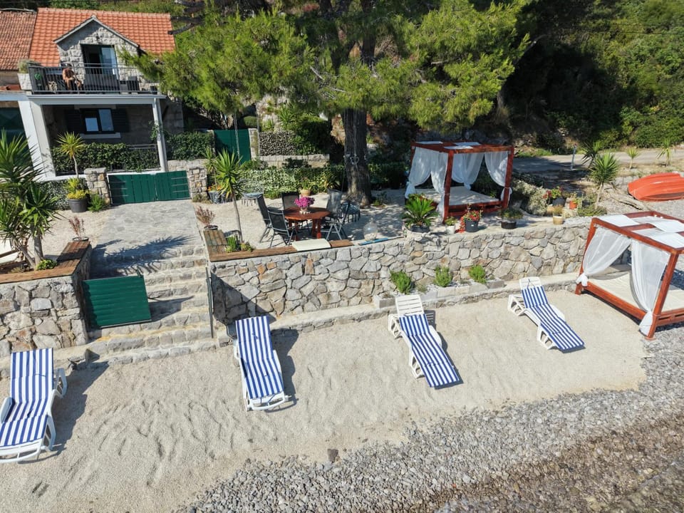 Beach House Apartment in Kotor Municipality