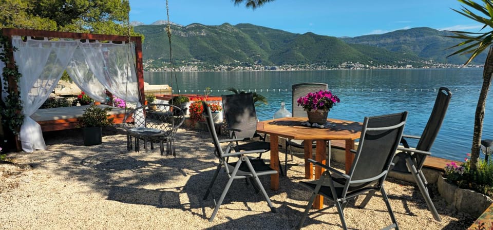 Beach House Apartment in Kotor Municipality