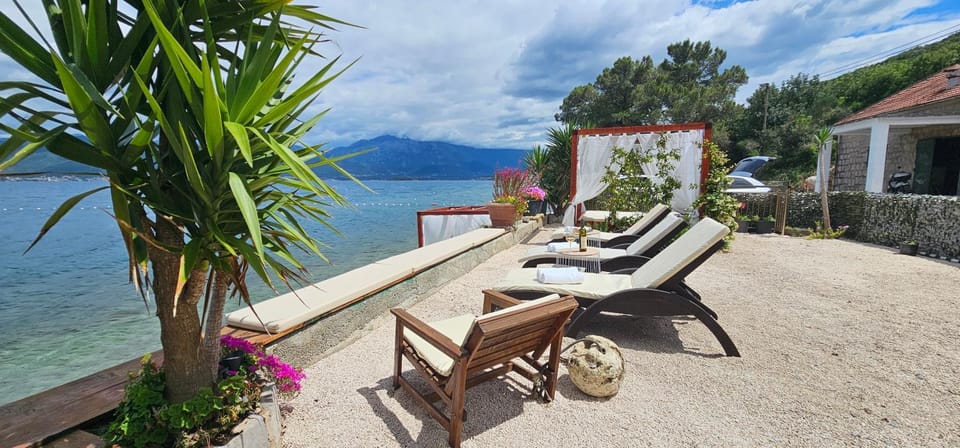 Beach House Apartment in Kotor Municipality