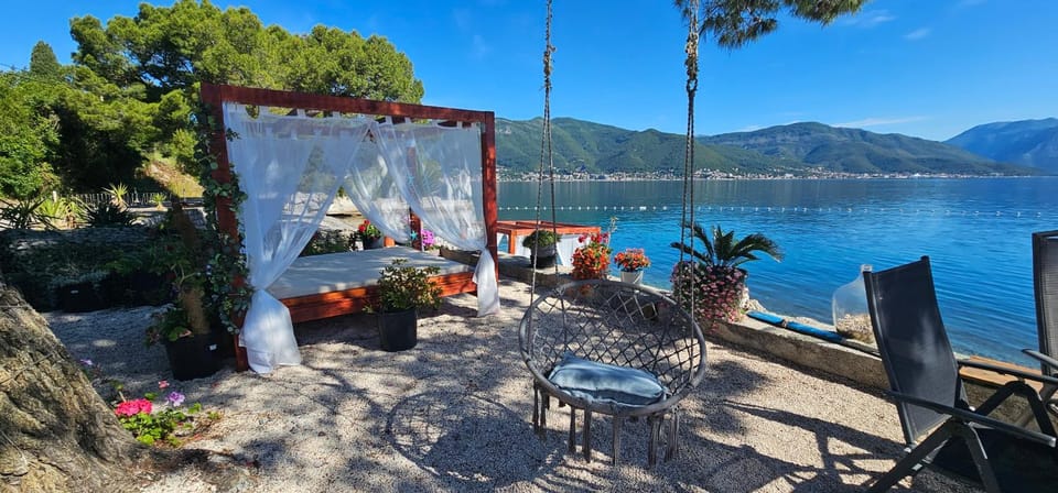 Beach House Apartment in Kotor Municipality
