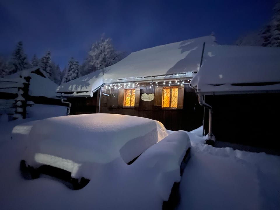 Property building, Night, Winter, Balcony/Terrace