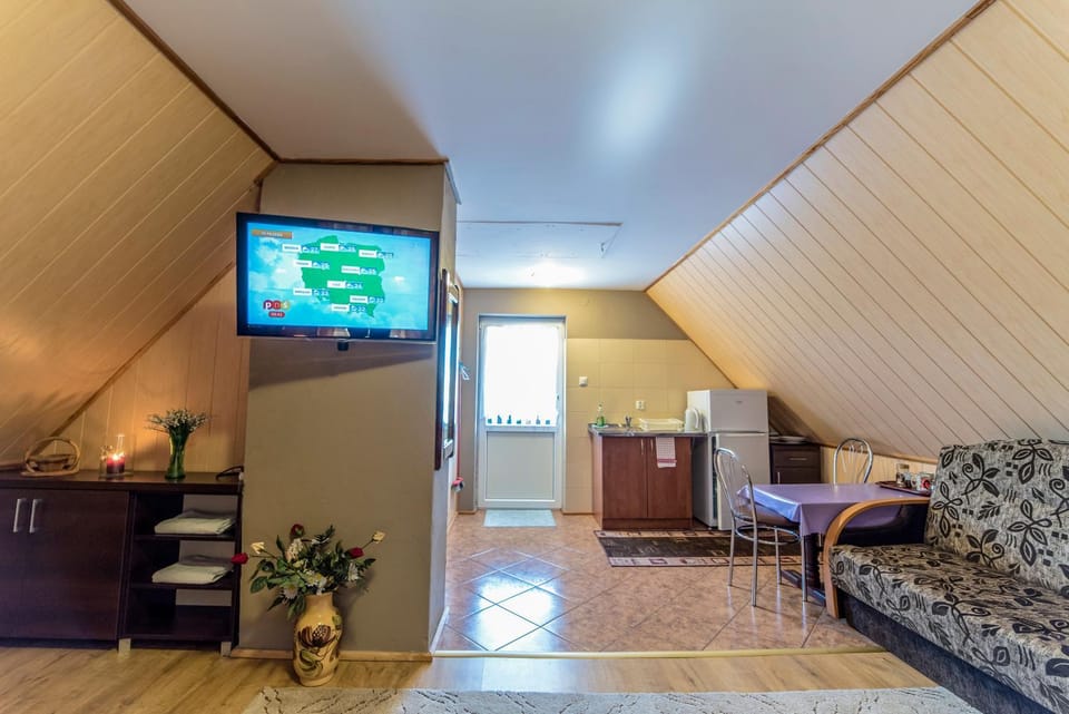Communal lounge/ TV room, TV and multimedia, Living room, Seating area