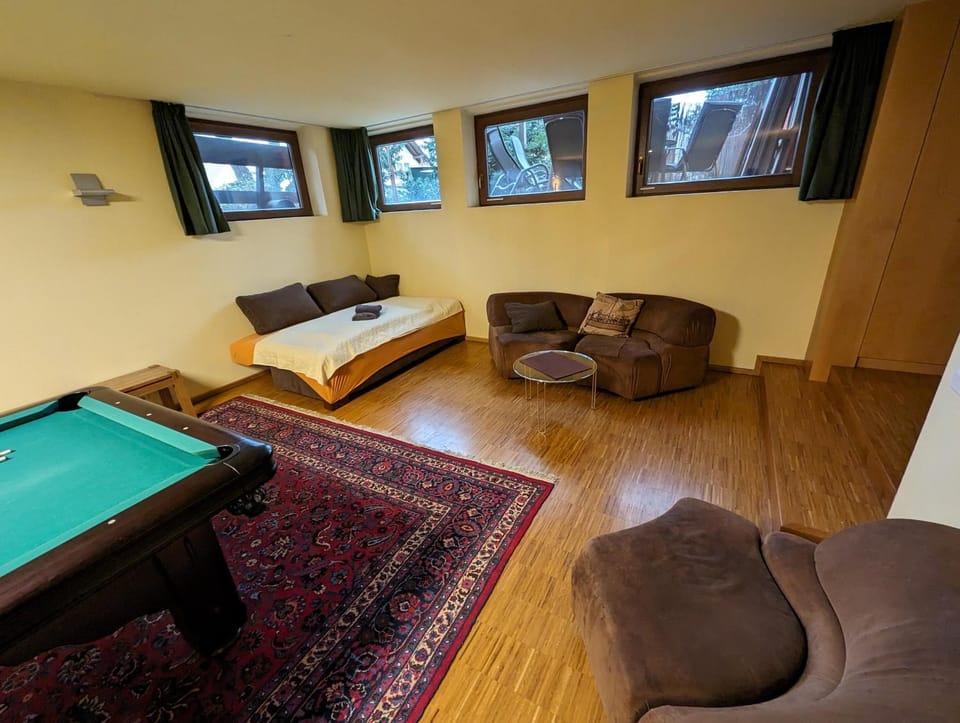 Bed, Billiard, Living room, Photo of the whole room, Seating area, Bedroom