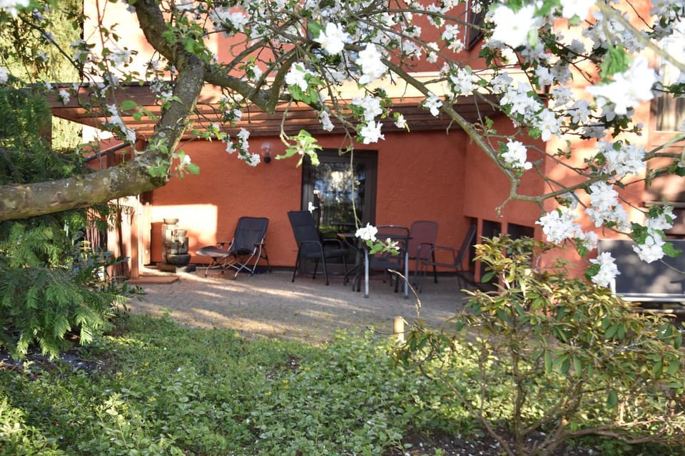 Patio, Spa and wellness centre/facilities, Garden view