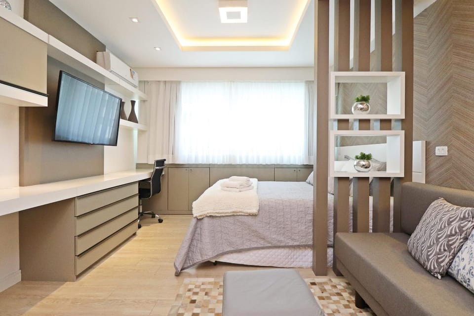 TV and multimedia, Photo of the whole room, Bedroom