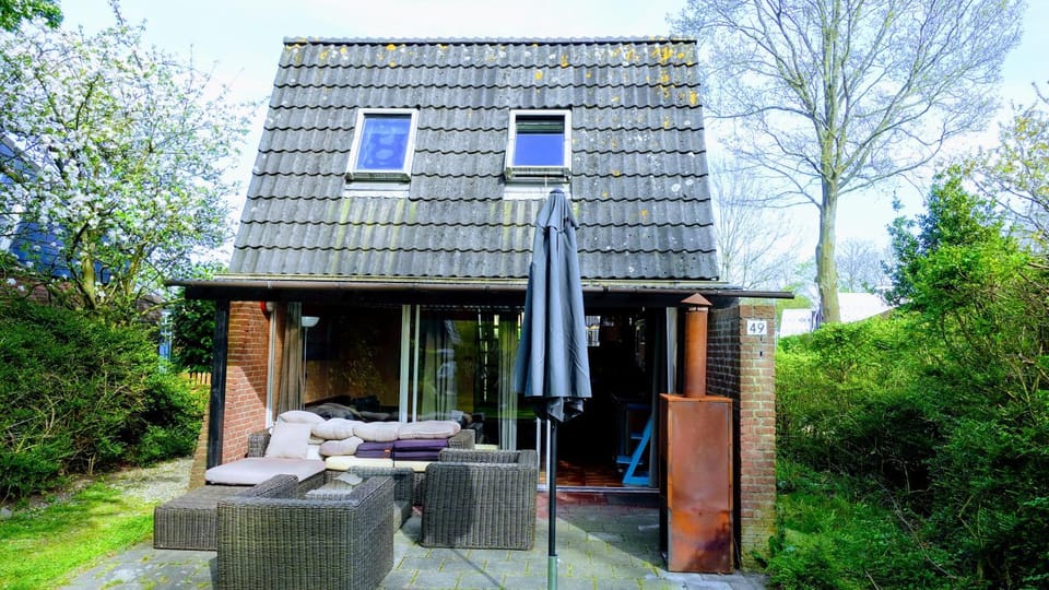 Property building, Patio, Garden