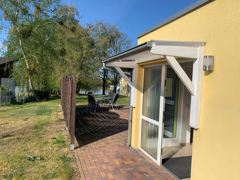 Facade/entrance, Garden, Balcony/Terrace