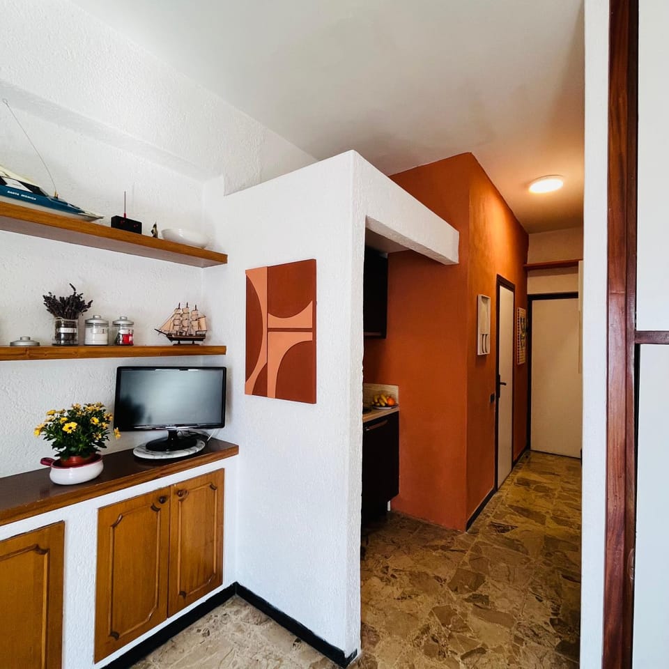 TV and multimedia, Kitchen or kitchenette