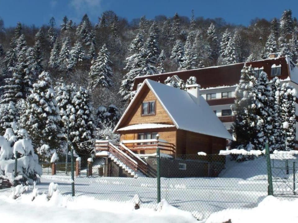 Property building, Winter