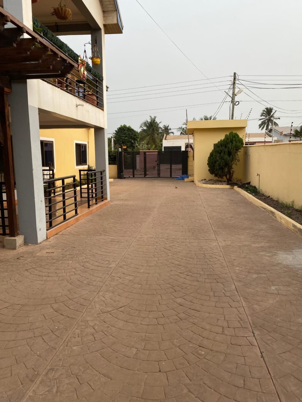 Property building, Day, Neighbourhood, Street view