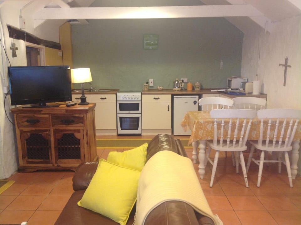 TV and multimedia, Dining area