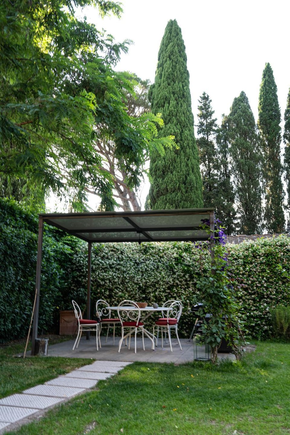 Patio, Garden, Dining area, Garden view