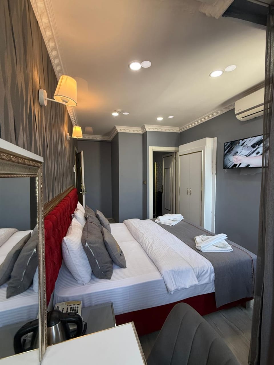 Bed, Bedroom, wardrobe