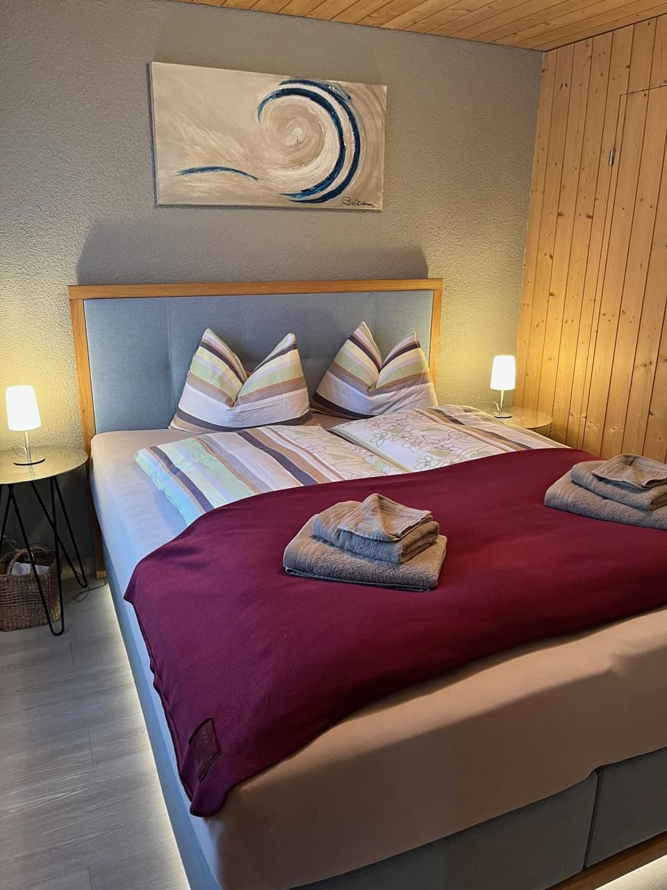 Bed, Photo of the whole room, Bedroom