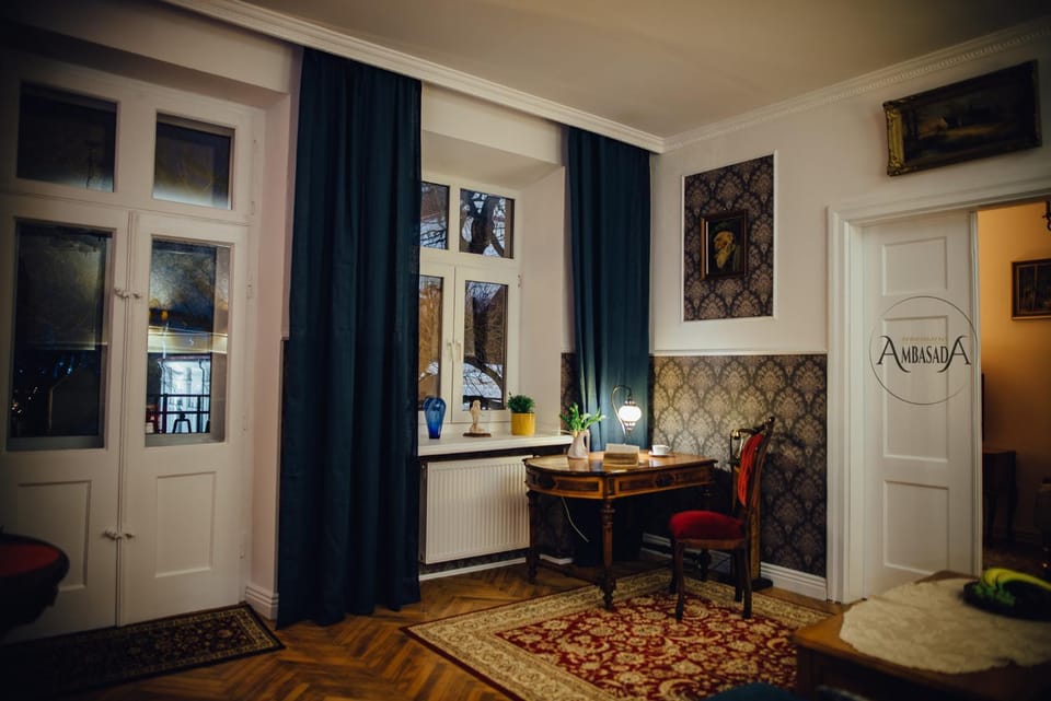 Living room, Seating area