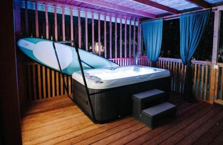 Night, Hot Tub