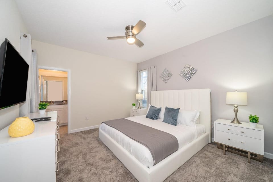2738WE Villa 5 Beds & 5 Baths with Private Pool House in Kissimmee