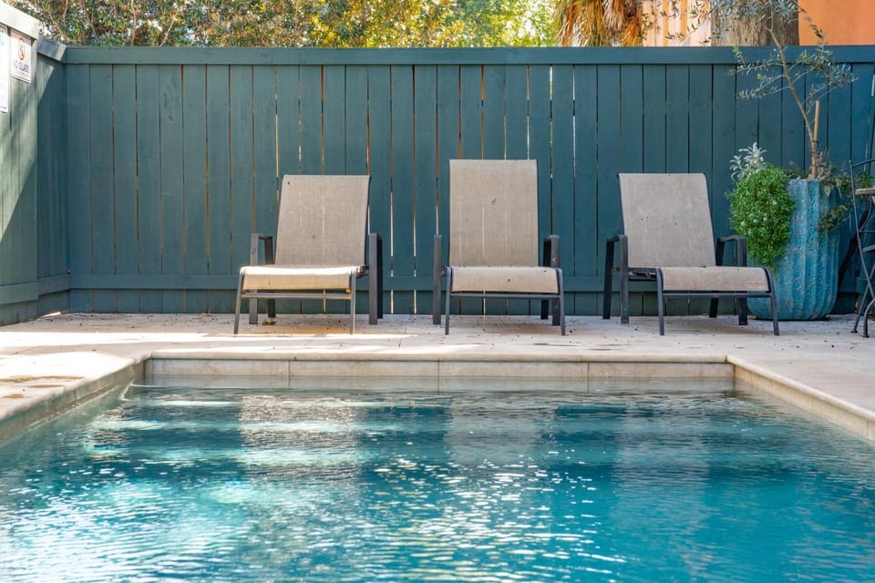 The Inn at 257 Apartment in Charleston