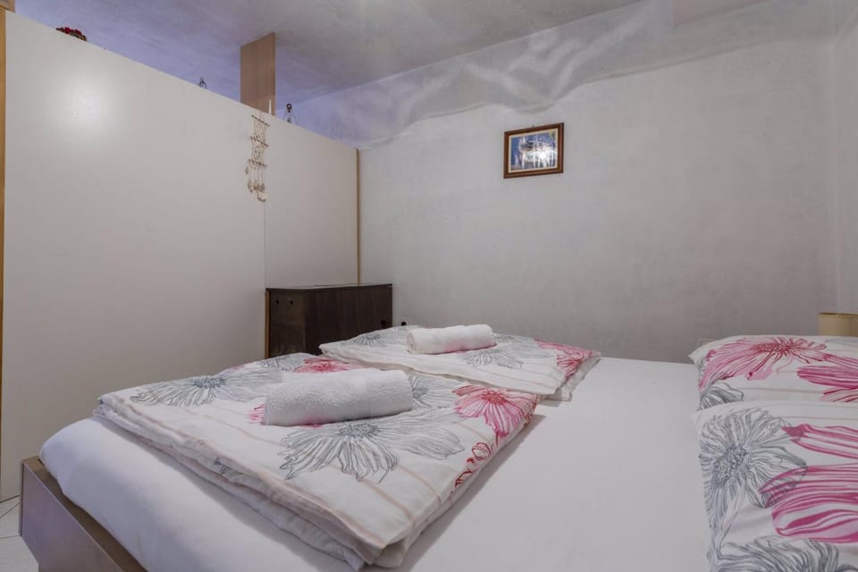 Studio in Selce 39357 Apartment in Primorje-Gorski Kotar County