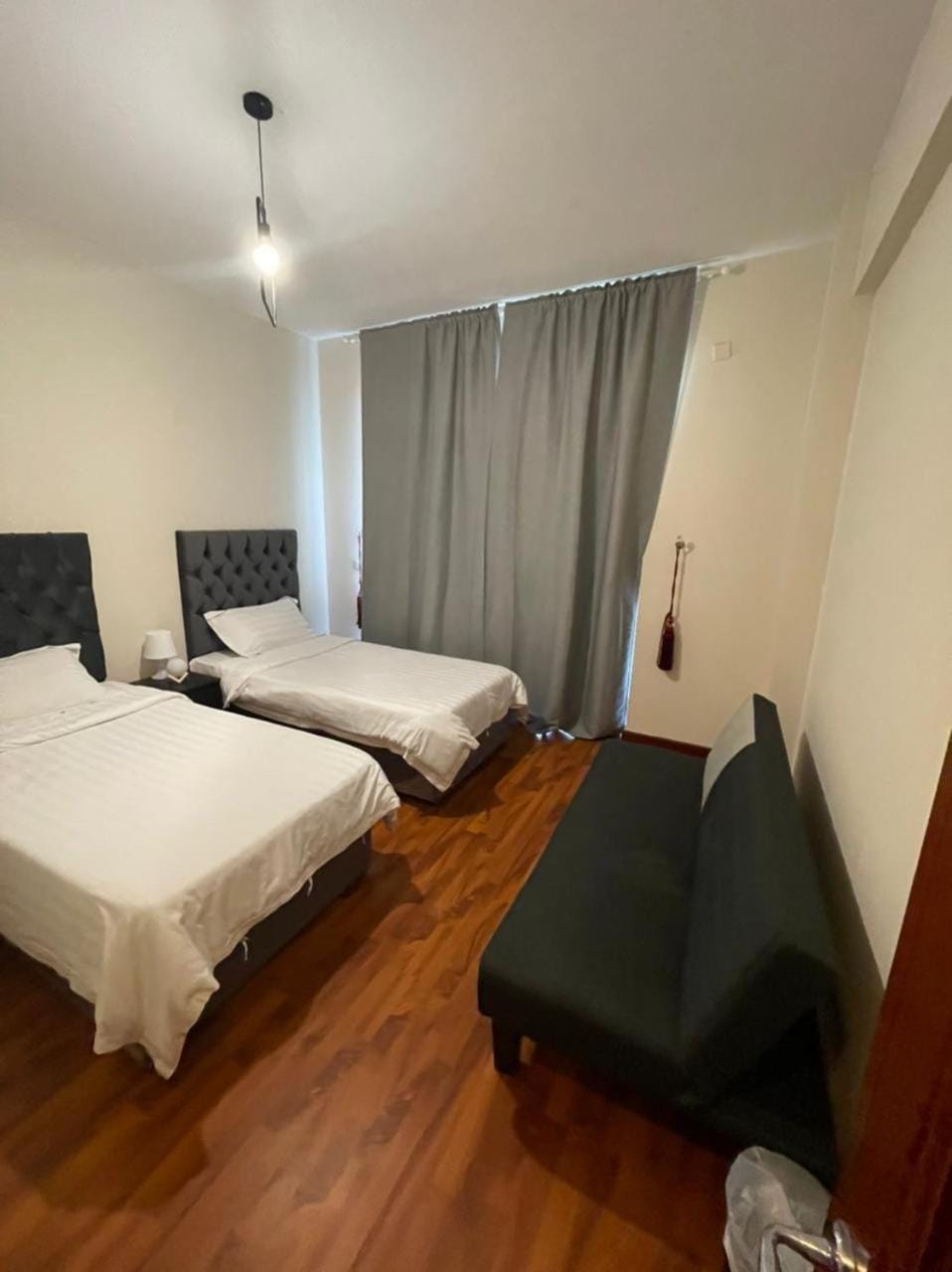 Photo of the whole room, Bedroom