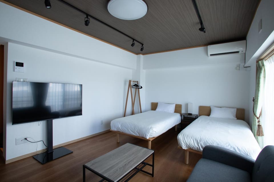 Bed, TV and multimedia, Bedroom, heating, air conditioner