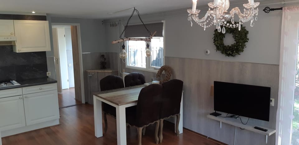 TV and multimedia, Seating area